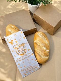 Túi giấy bánh mì - Mix nhiều mẫu in sẵn (100 cái/xấp - 5.000 cái/thùng) (Giấy Kraft Trắng Và Nâu Nhật mịn,đẹp) - ảnh 5
