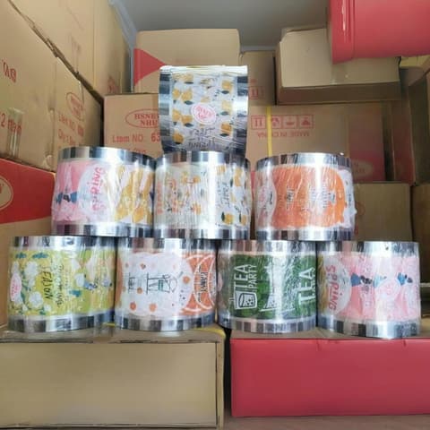 Cuộn màng ép ly 1.9kg - In sẵn (Spring Here-Tea Party...- Mẫu 638) (12 cuộn/thùng) (X8) | CUỘN MÀNG ÉP LY | Mã HHPE001_08 | Tổng kho phân phối đồ dùng 1 lần 1lan.vn